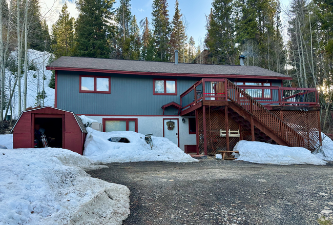 Building Photo - 310 Stables Dr