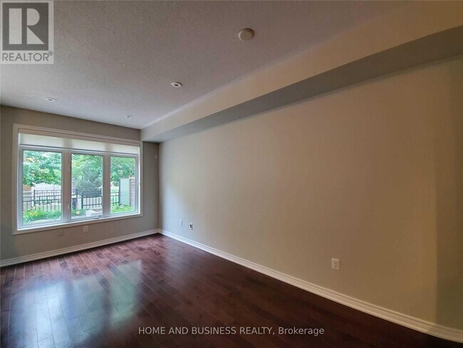 Building Photo - 383-383 Prince of Wales Dr