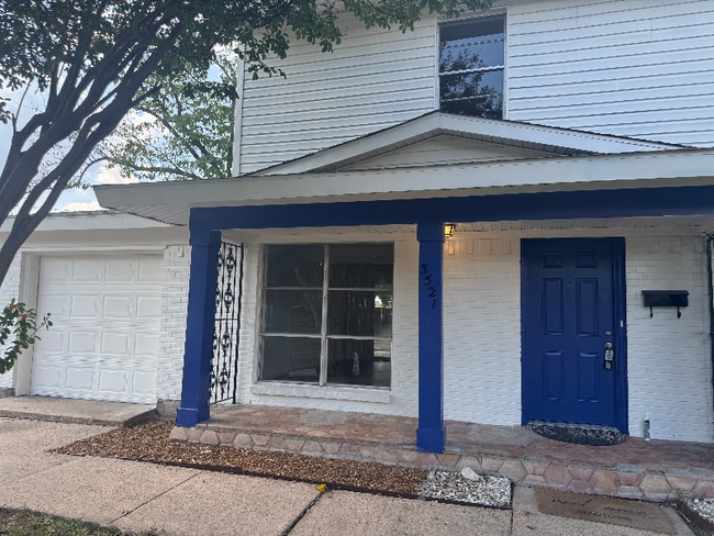 Photo - 3521 Byrd Dr House