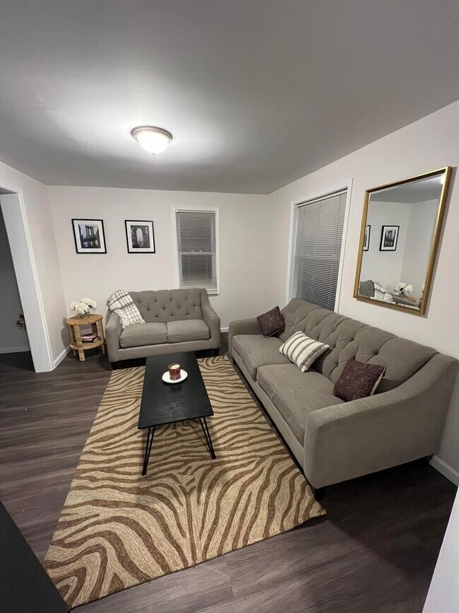 Foto del edificio - 17 Heather St