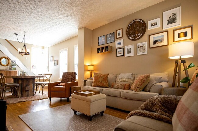 Foto del edificio - 594 Briggs St