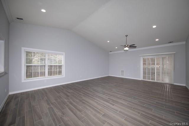 Foto del edificio - 109 Village Green Dr