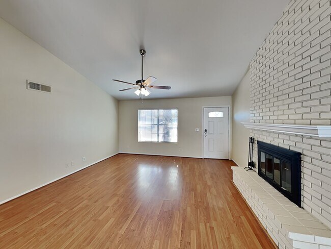Building Photo - 1105 N Evergreen Ct