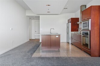 Building Photo - 4471 Dean Martin Dr