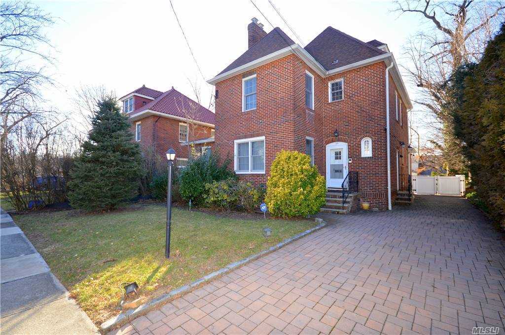Primary Photo - 34 Essex Rd