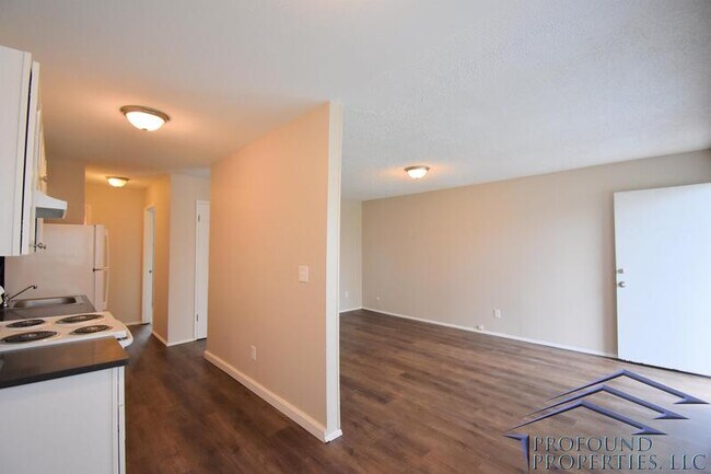 Building Photo - 708 NE 99th Ave