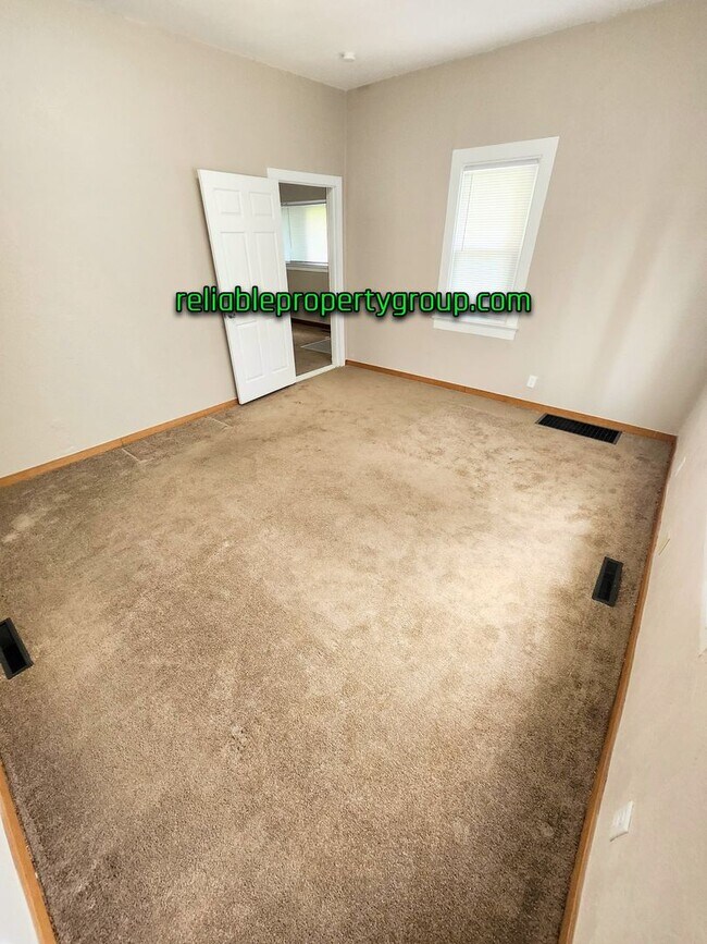 Foto del edificio - 436 E Taber St