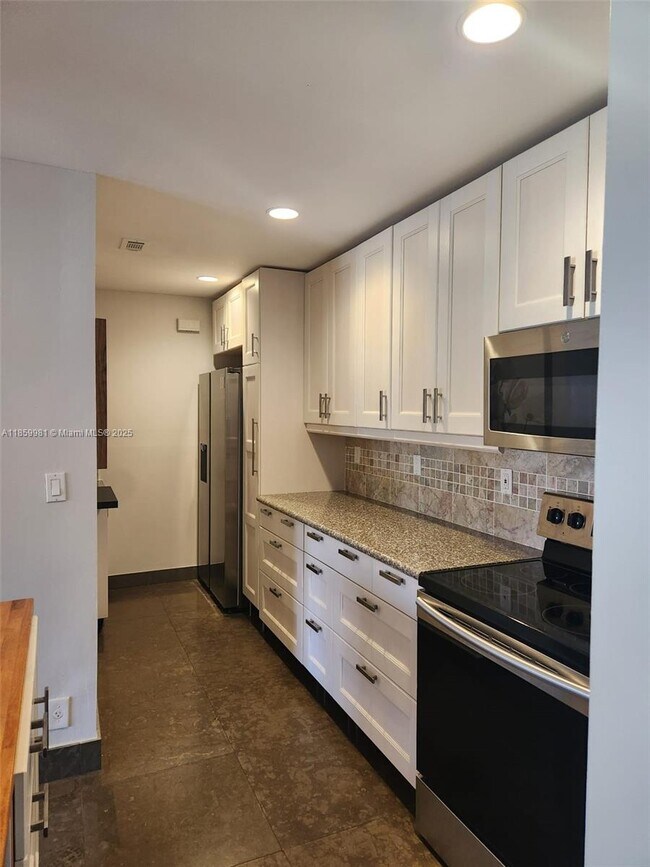 Foto del edificio - 124 NE 19th Ct