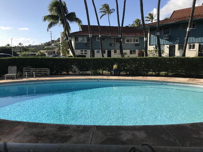 Building Photo - TROPICANA VILLAGE MAKAI 2/2/1, A/C, W/D, c...