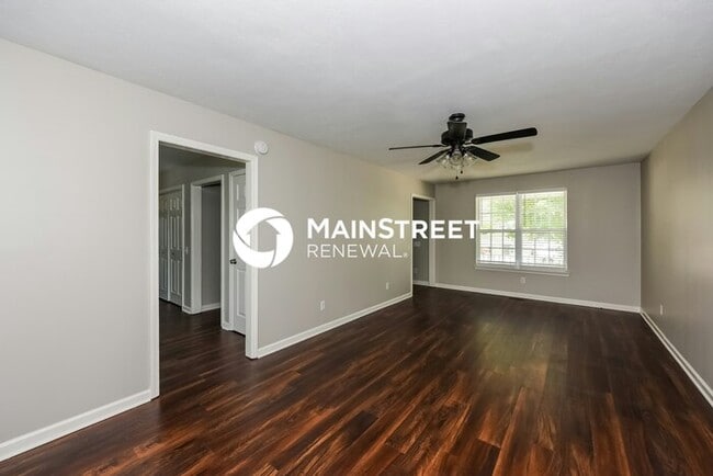 Photo - 4 Bedroom Pet-Friendly Home in Hermitage, TN with Main Street Renewal