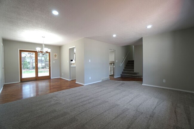 Foto del edificio - 5007 Alta Loma Rd