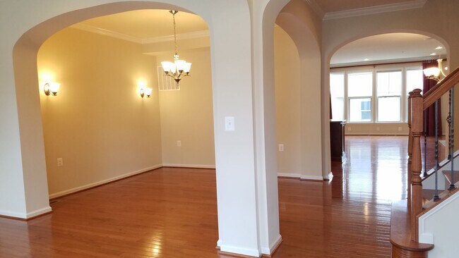 Foto del edificio - Stunning chateau-style home in Wormans Mill Community ready mid January!