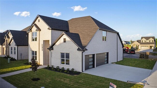 Building Photo - 431 Hedge Dr