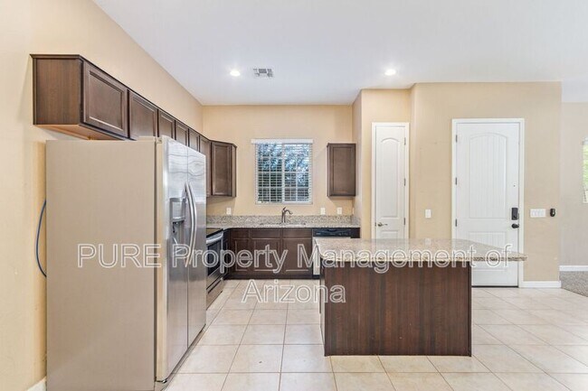 Foto del edificio - 1367 S Country Club Dr