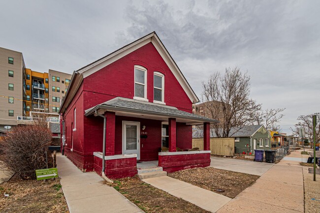 Building Photo - 4BD, 2BA Sun Valley Home with Large Driveway for Parking