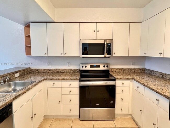 Building Photo - 5000 NW 79th Ave