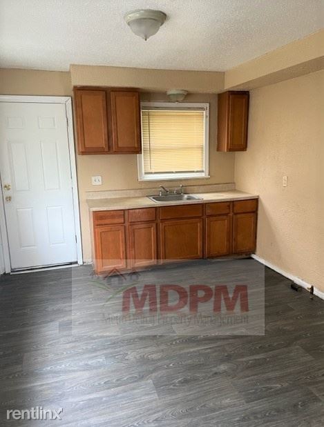 Building Photo - 4 br, 1 bath House - 20231 Evergreen Rd