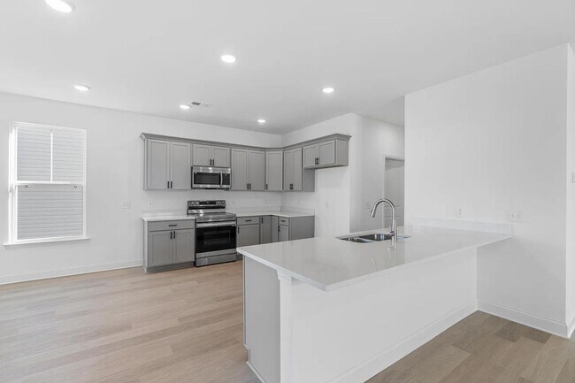 Foto del edificio - Charming 3-Bed, 3-Bath Home at James Creek – ONE MONTH FREE RENT!