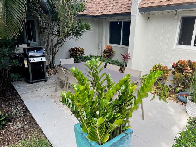 Foto del edificio - 4021 N Cypress Dr