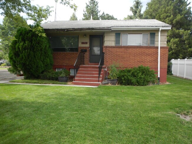 Building Photo - 190 W 800 S