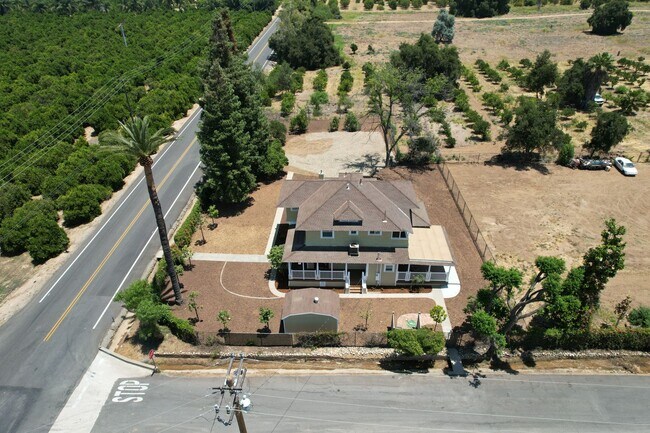 Building Photo - Beautiful Two-Story 4-Bedroom Historic Hom...