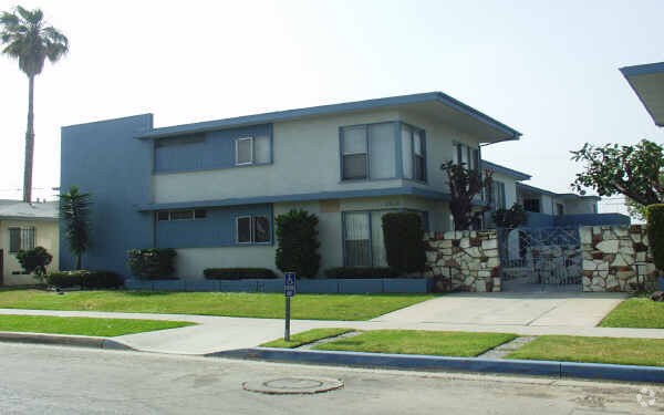 Primary Photo - 2616-2700 W El Segundo Blvd