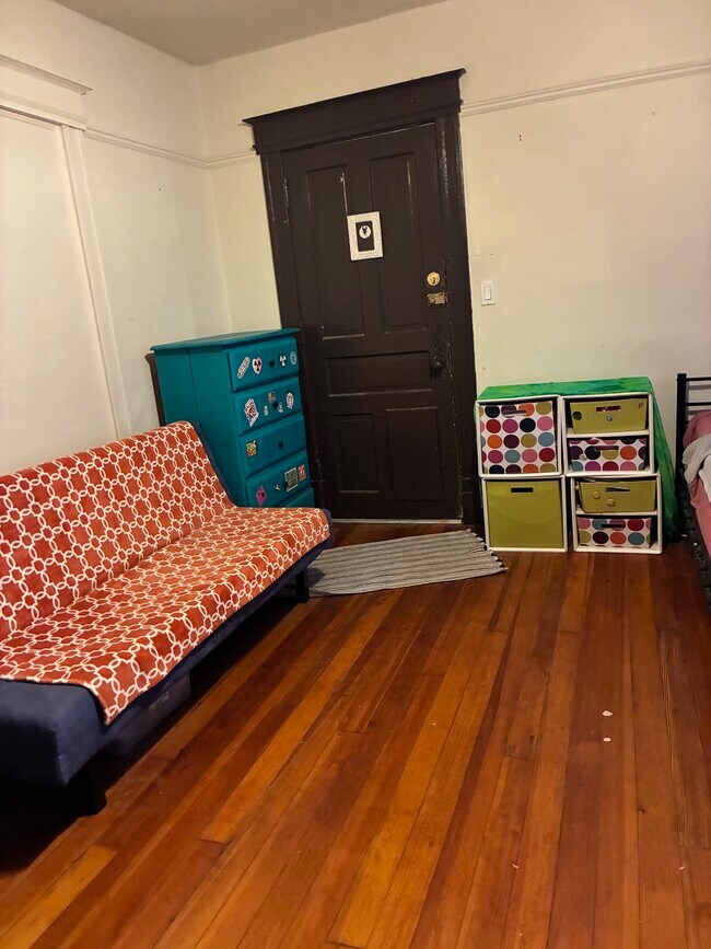 Foto del edificio - 2078 Atwood Ave