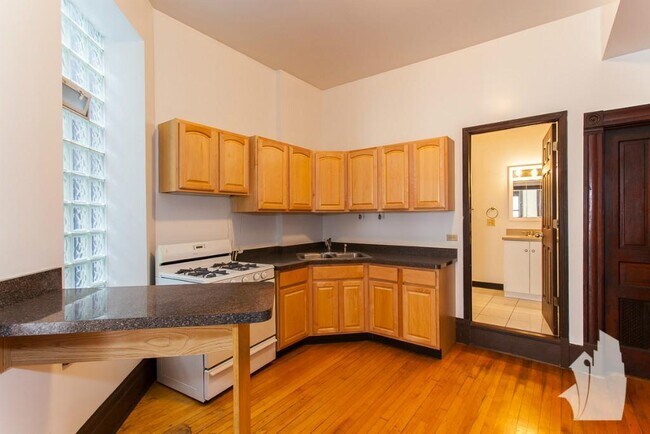 Foto del edificio - 1813 N Milwaukee Ave