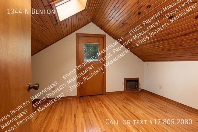 Foto del edificio - 1344 N Benton-