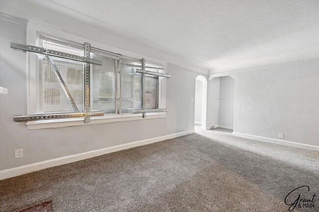 Foto del edificio - $1250 3 bedrooms