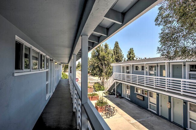 Foto del edificio - *OPEN HOUSE: 12/20 11AM-3PM*  Charming 1 Bedroom Near SDSU with Parking!