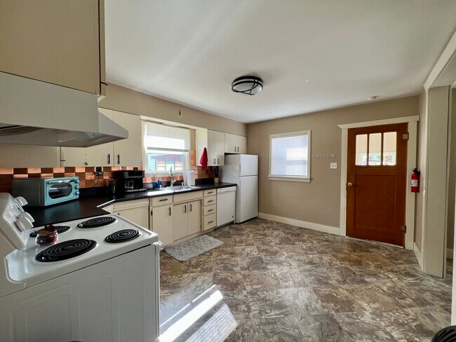Foto del edificio - 3133 Paxson Ave