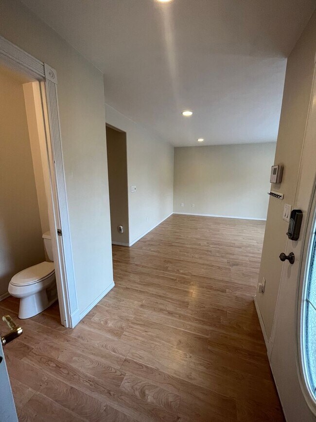 Foto del edificio - Large Home in Central Bellingham Close to ...
