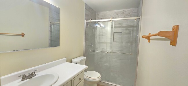 Building Photo - 800 Capehart Ct