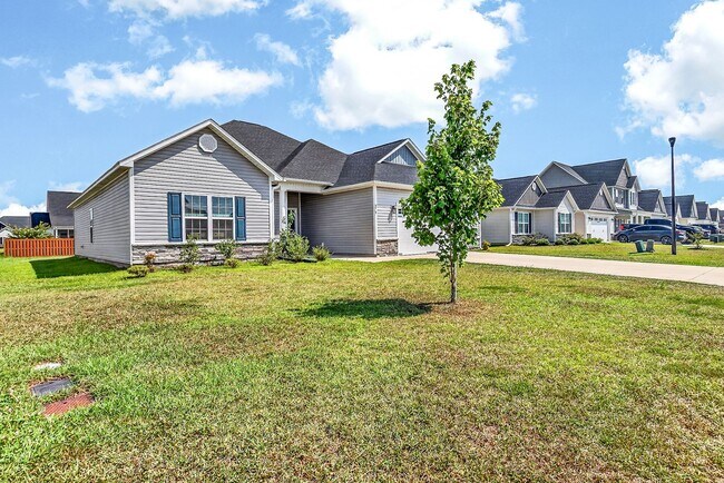 Building Photo - 278 Crossroads Store Dr