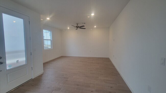 Building Photo - 12505 Camino Glorieta, Bakersfield, CA 93311