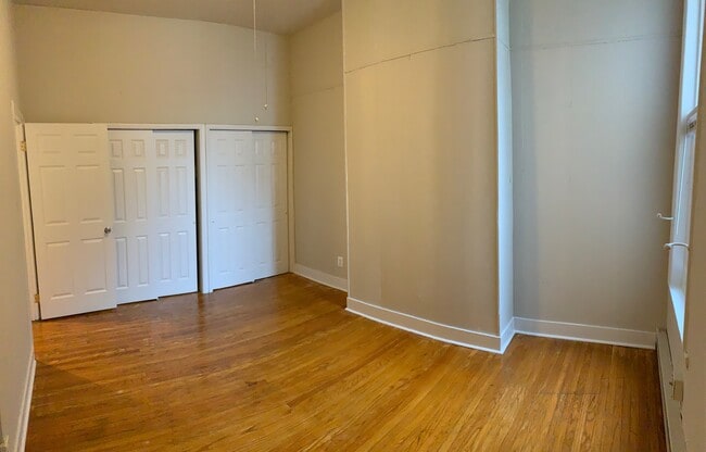 Building Photo - 3911 Pine St