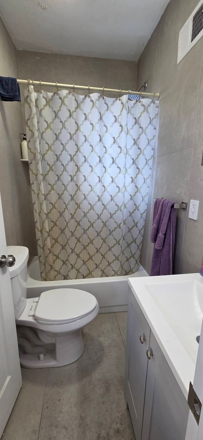 Building Photo - 35 Vernon Ave