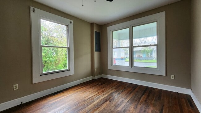 Foto del edificio - Four bedroom house for rent