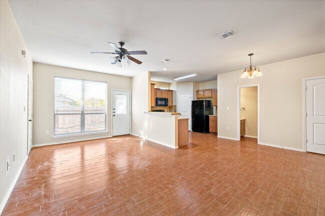 Foto del edificio - NICE 3 BEDROOM DUPLEXE LOCATED IN NEW BRAU...