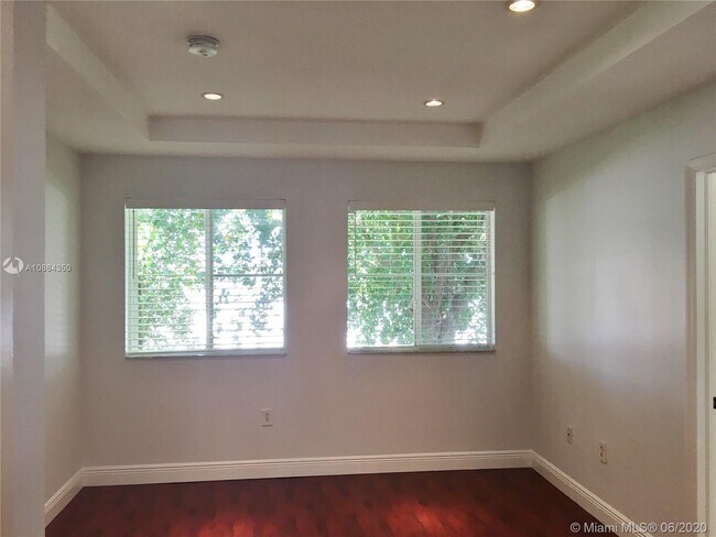 Building Photo - 9030 W Flagler St
