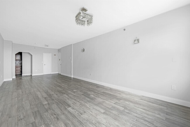 Foto del edificio - 45 River Dr S