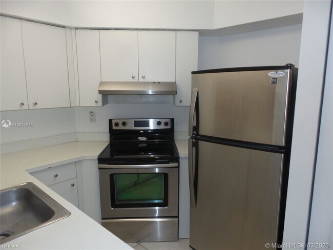 Building Photo - 2 br, 2 bath  - 8255 SW 152nd Ave