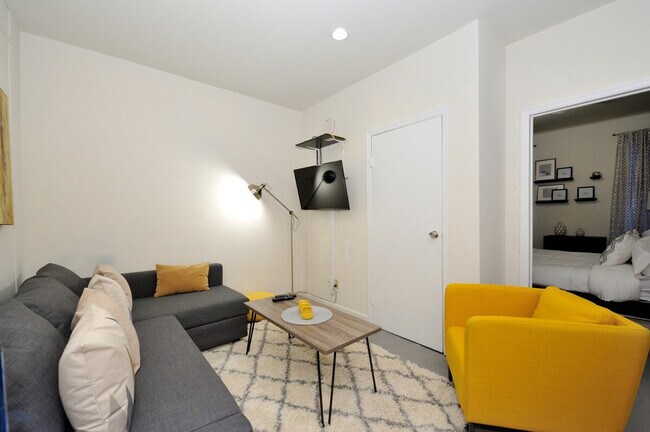 Building Photo - 478 9th Ave