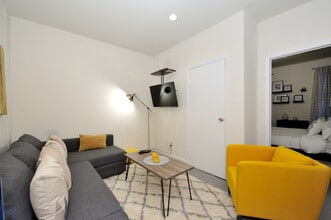 Building Photo - 478 9th Ave