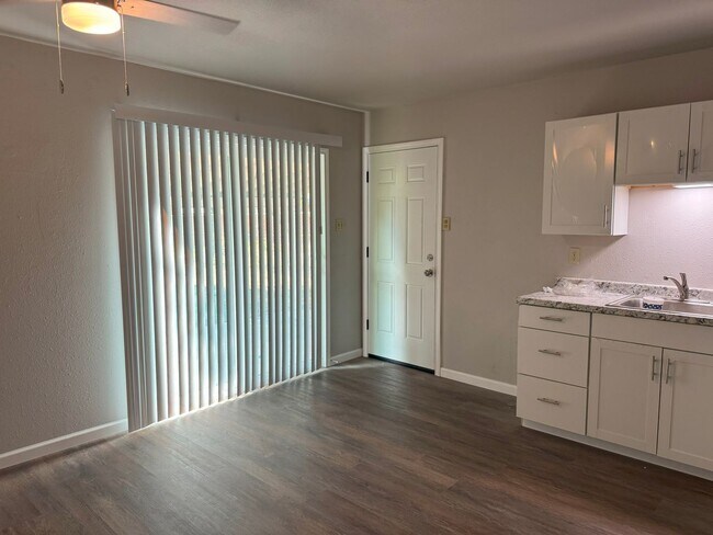 Foto del edificio - 226 Park Ln