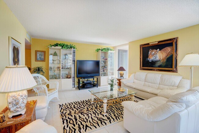 Building Photo - 5510 N Ocean Dr