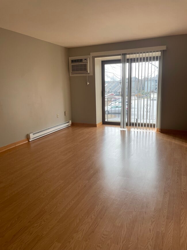 Sala de estar - 1 Bristol Ct