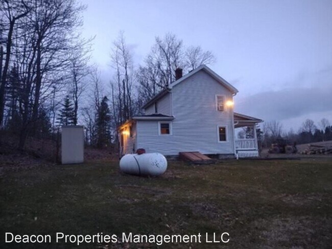 Building Photo - 2 br, 1 bath House - 1555 Rear Summit Lake...