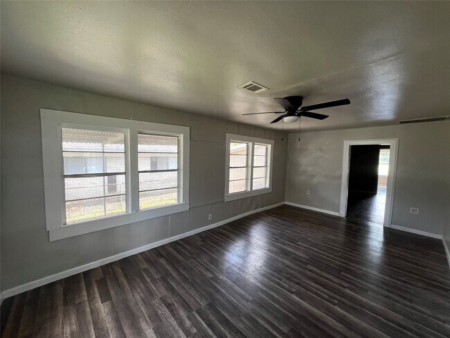 Foto del edificio - 3785 Goliad St